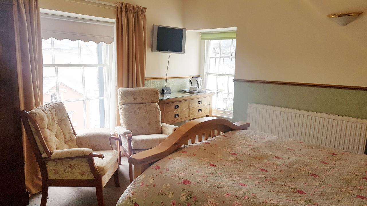Bed and Breakfast The Chelsea Лландидно Экстерьер фото